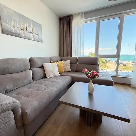 아파트 Rakovina Apartament4 Kraymorie
